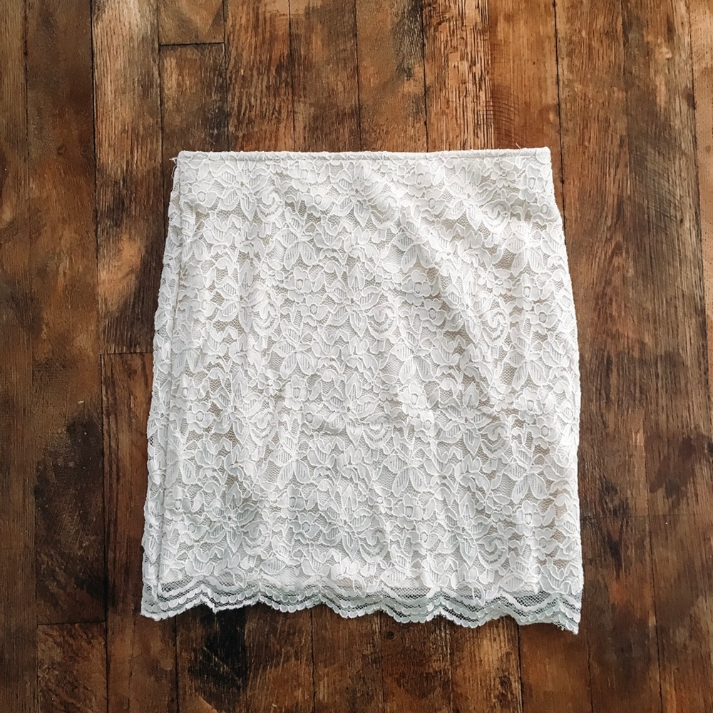 H&M Lace Pencil Skirt